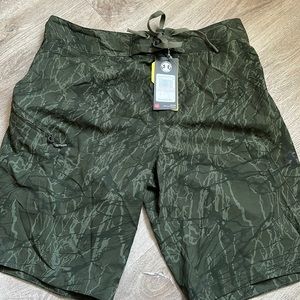 UA Reblek Camo Printed Board Shorts Under Armour NEVER WORN